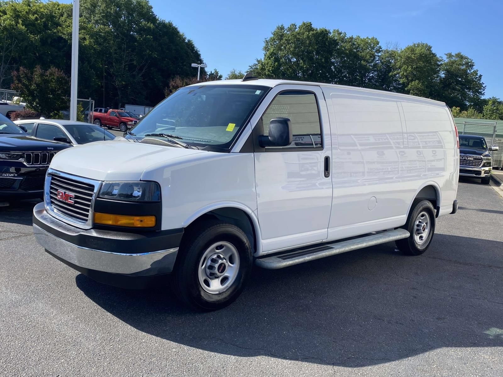 Used 2025 GMC Savana 2500 w/ Driver Convenience Package RWD image 3
