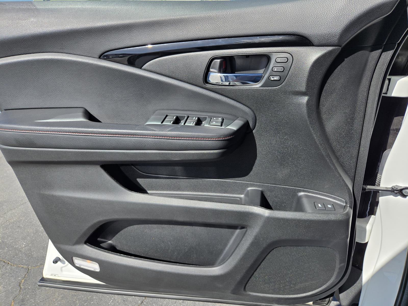 Used 2022 Honda Pilot Black Edition image 20