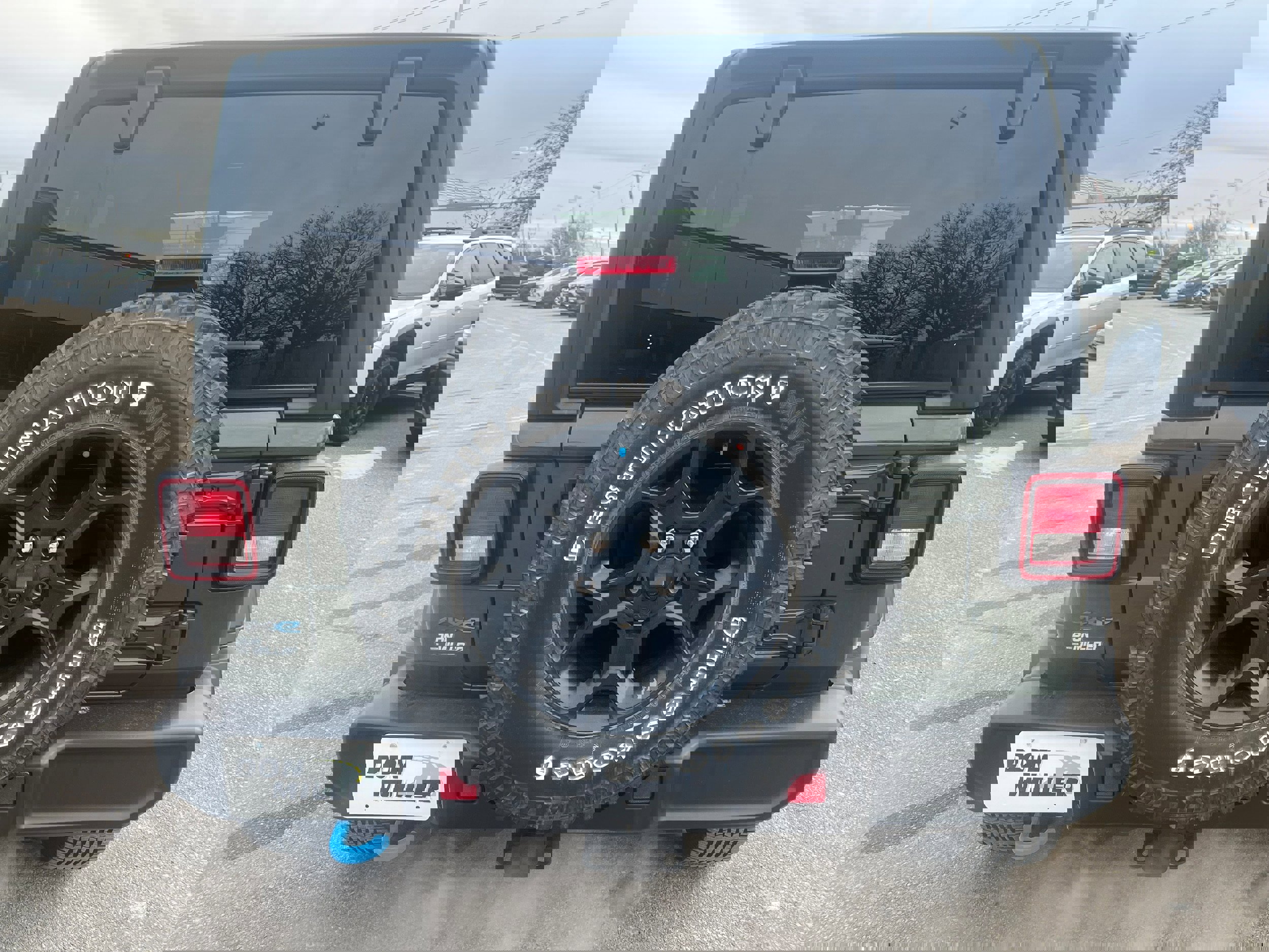 Used 2023 Jeep Wrangler Unlimited w/ Cold Weather Group image 6