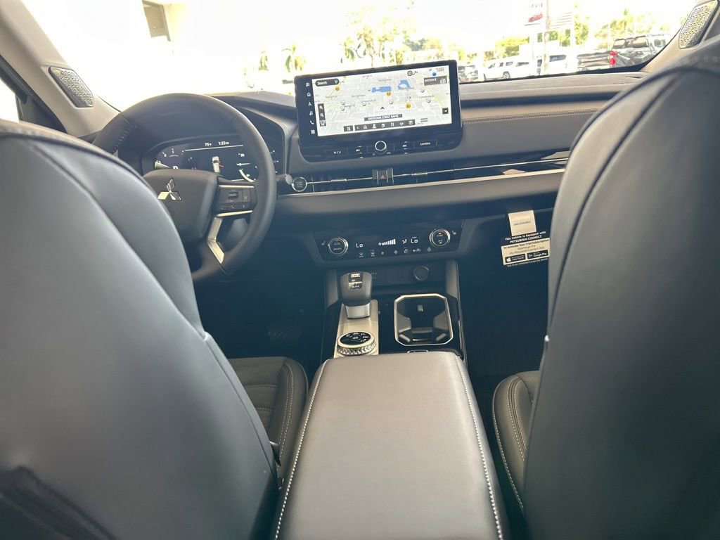 New 2026 Mitsubishi Outlander SE image 27