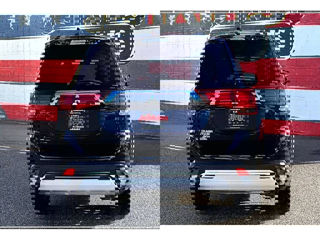 Used 2020 Mitsubishi Outlander ES image 4