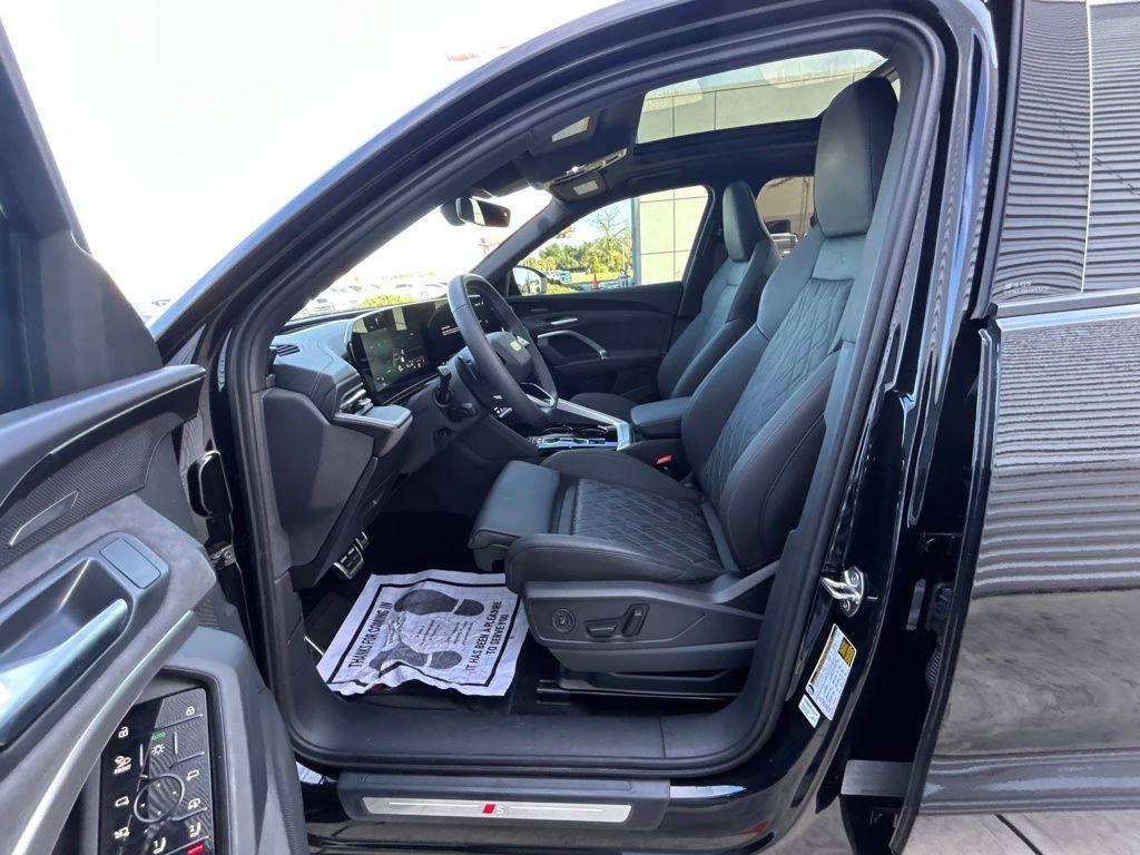 Certified 2025 Audi SQ5 Premium Plus w/ Premium Plus Package image 16