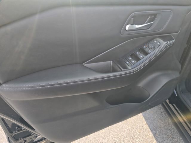 Used 2024 Nissan Rogue SV image 21