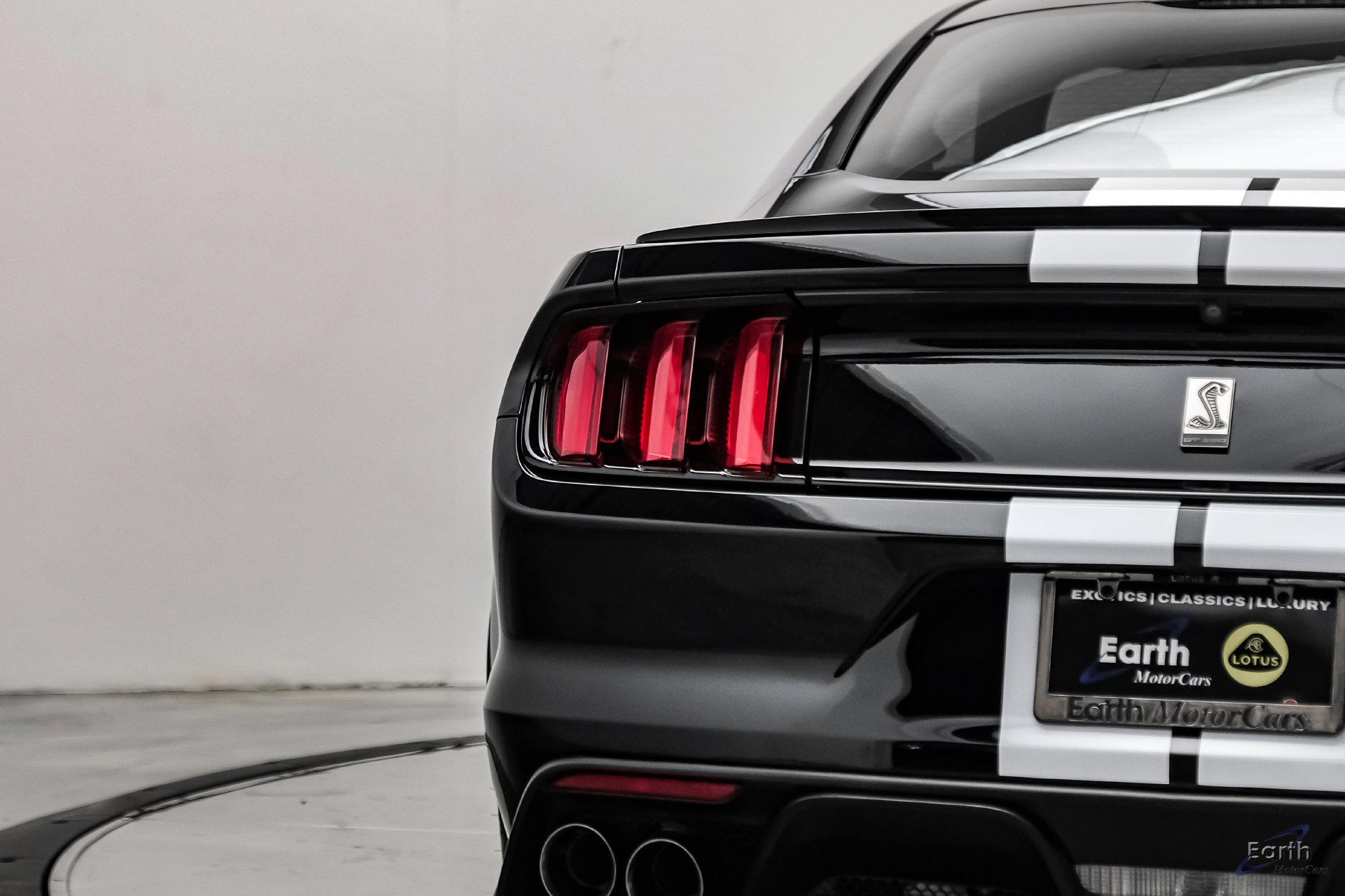Used 2015 Ford Mustang Shelby GT350 RWD image 14