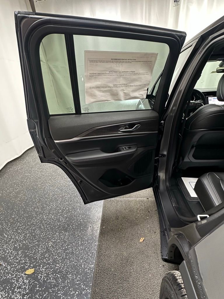 New 2025 Jeep Grand Cherokee Limited image 26