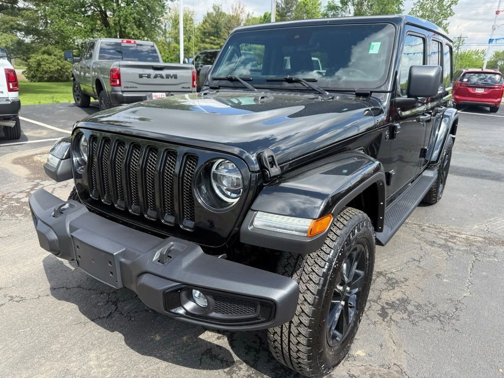 Used 2022 Jeep Wrangler Unlimited Sahara AWD/4WD image 7