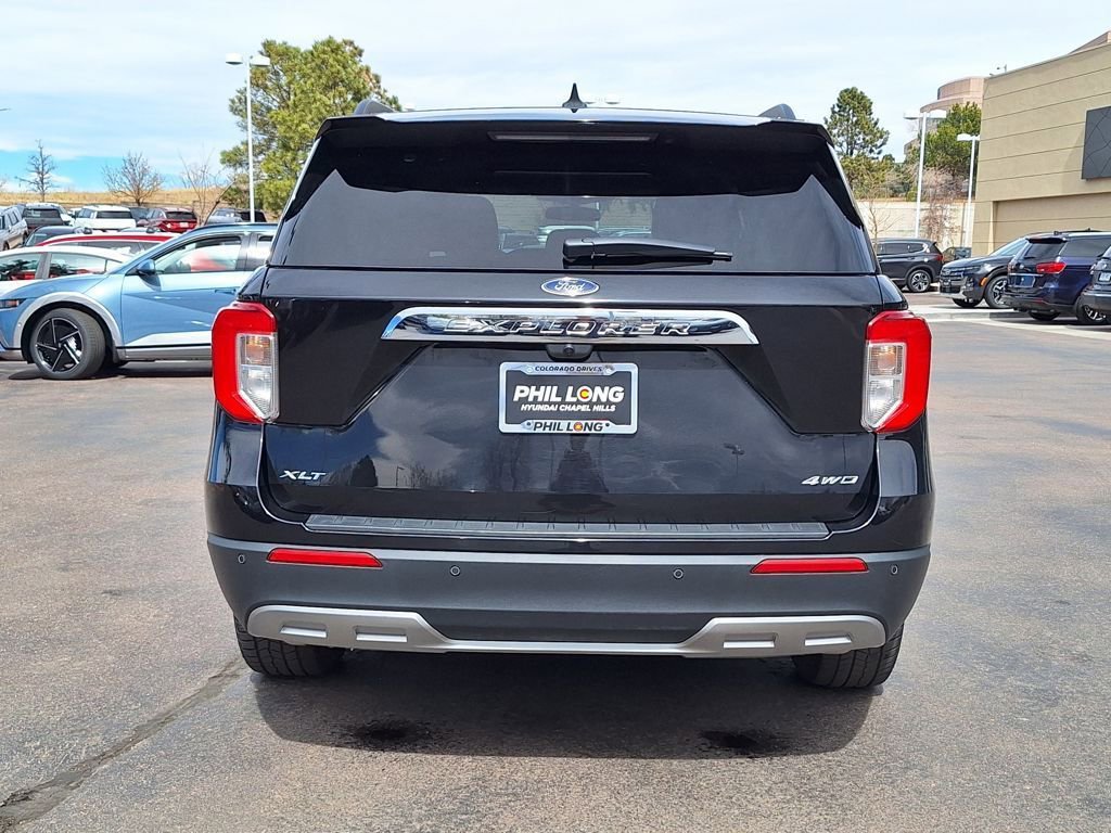 Used 2024 Ford Explorer XLT w/ Equipment Group 202A image 4