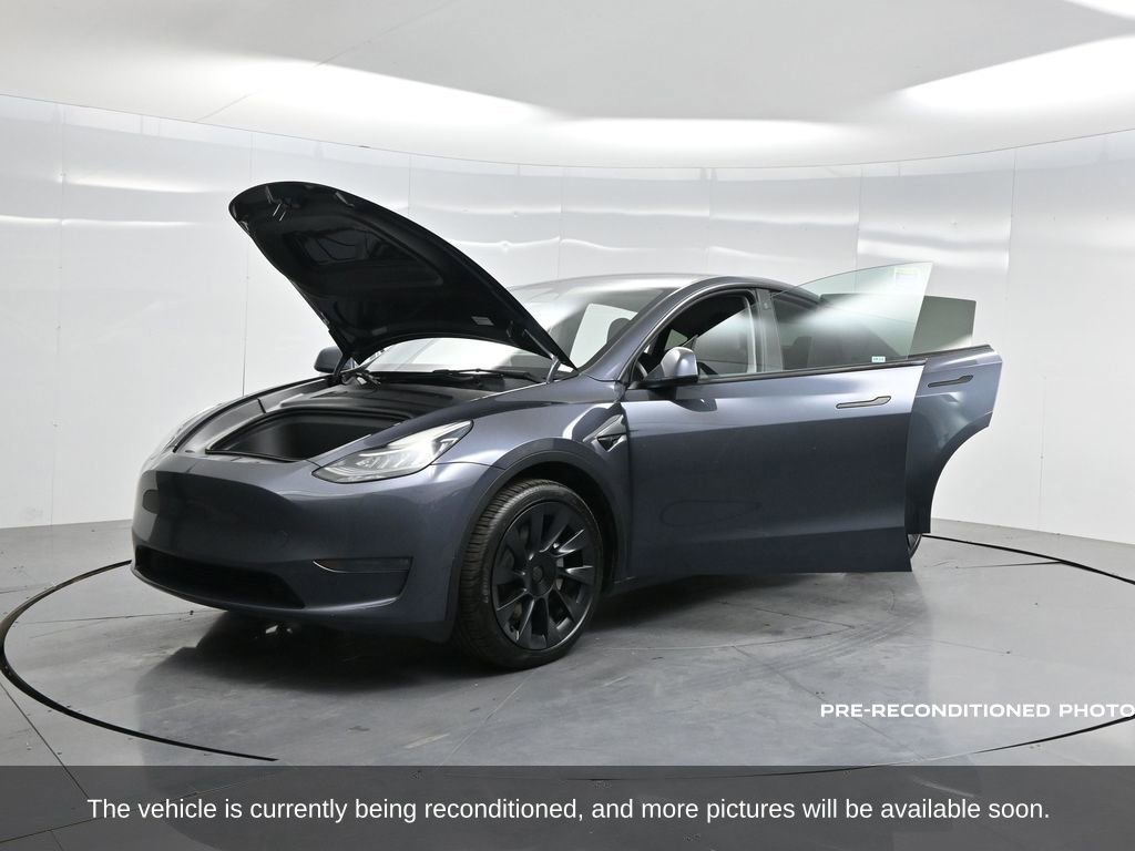 Used 2023 Tesla Model Y Long Range image 37