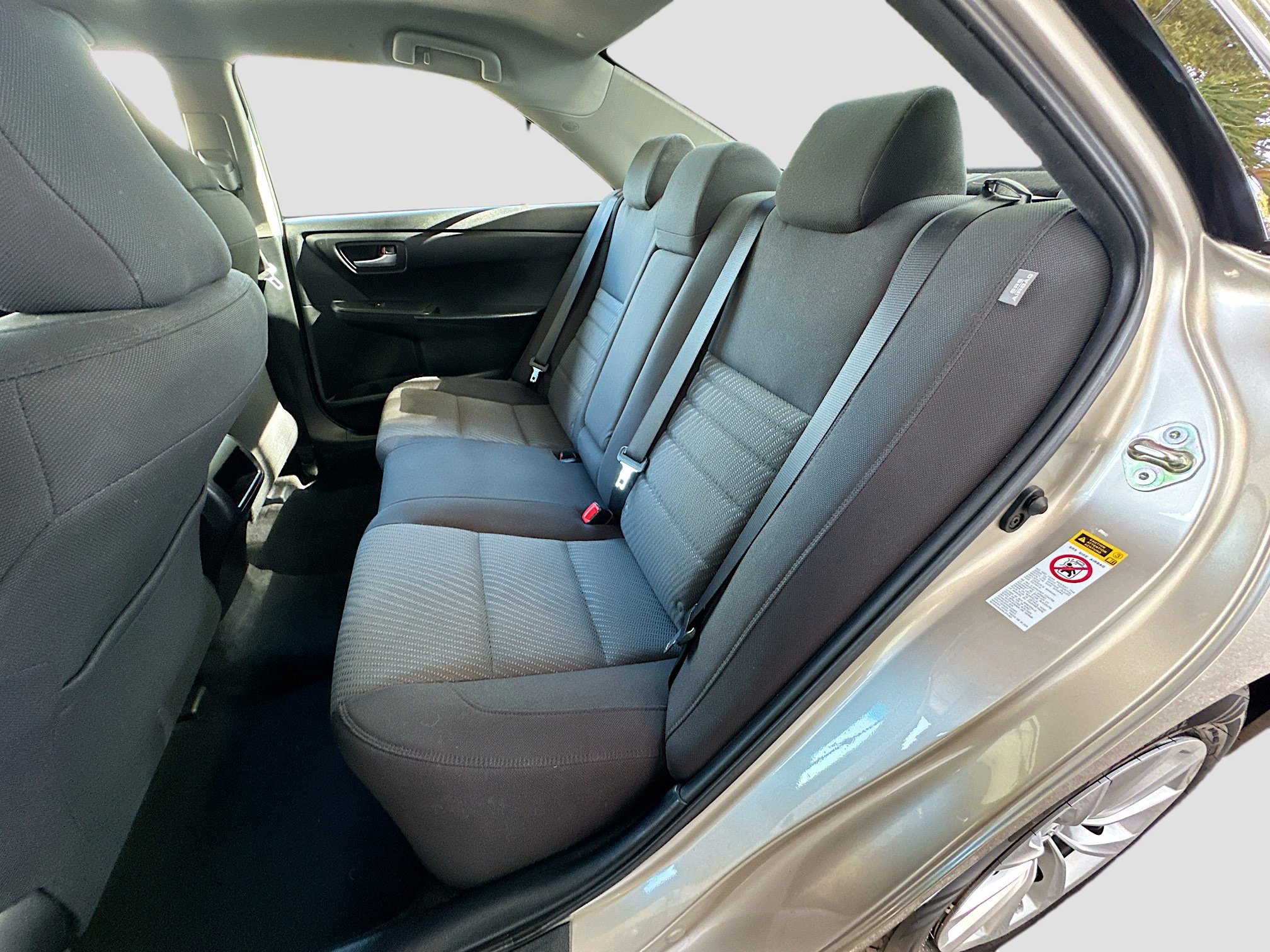 Used 2016 Toyota Camry LE image 22