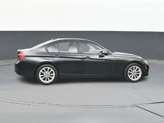 Used 2018 BMW 320i xDrive Sedan AWD/4WD image 17