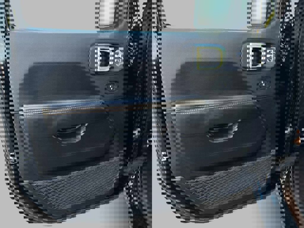 Certified 2025 Jeep Wrangler Unlimited Sahara w/ Safety Group image 20