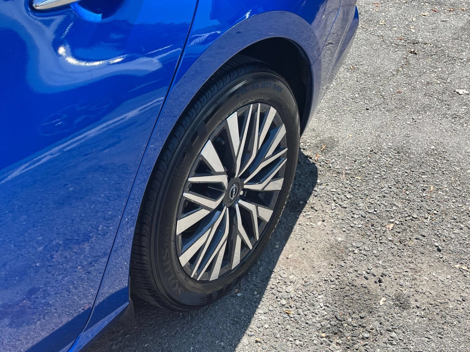 Used 2025 Nissan Altima 2.5 SV FWD image 31