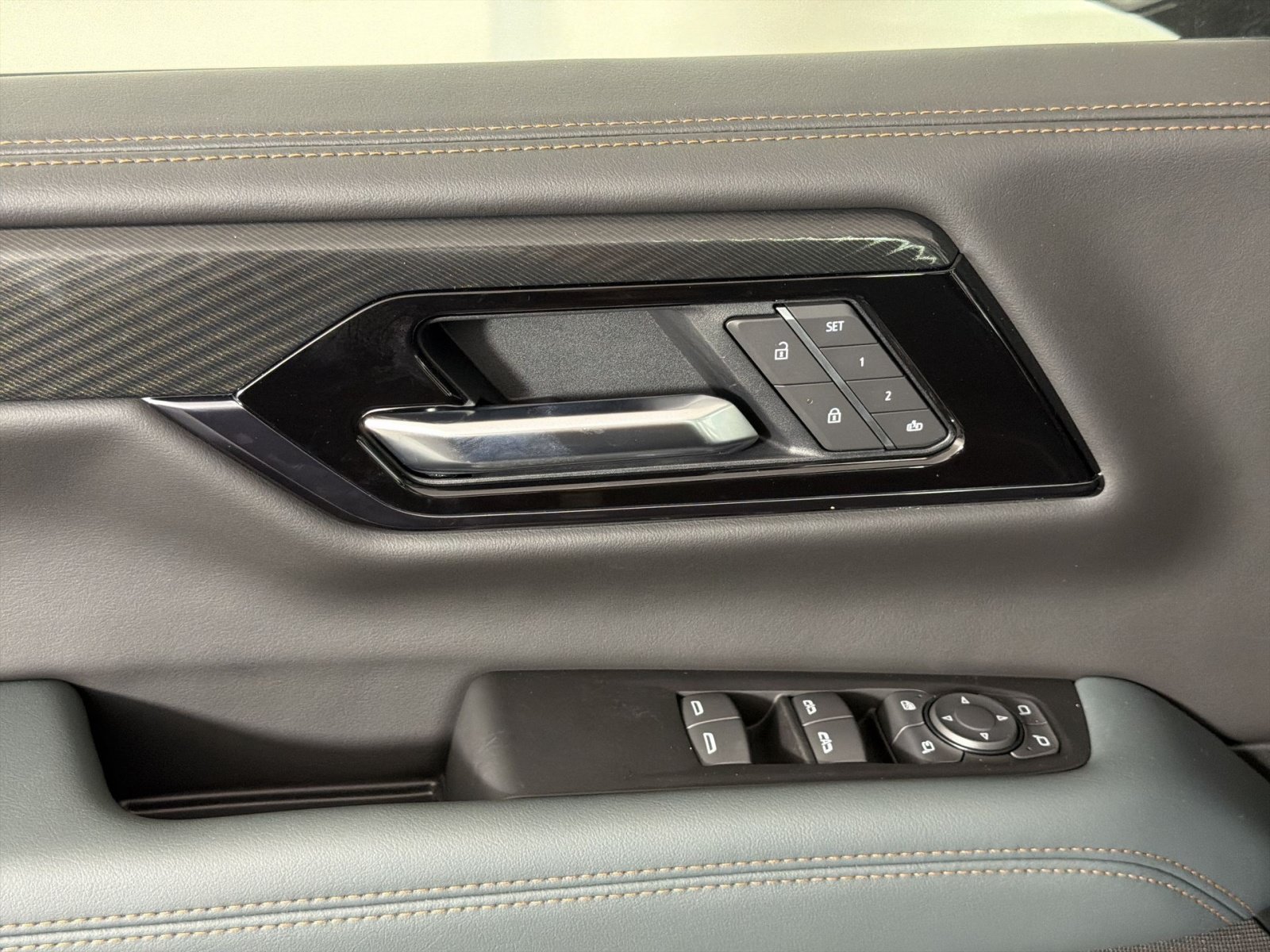 New 2026 GMC Yukon XL AT4 w/ AT4 Premium Plus Package AWD/4WD image 15