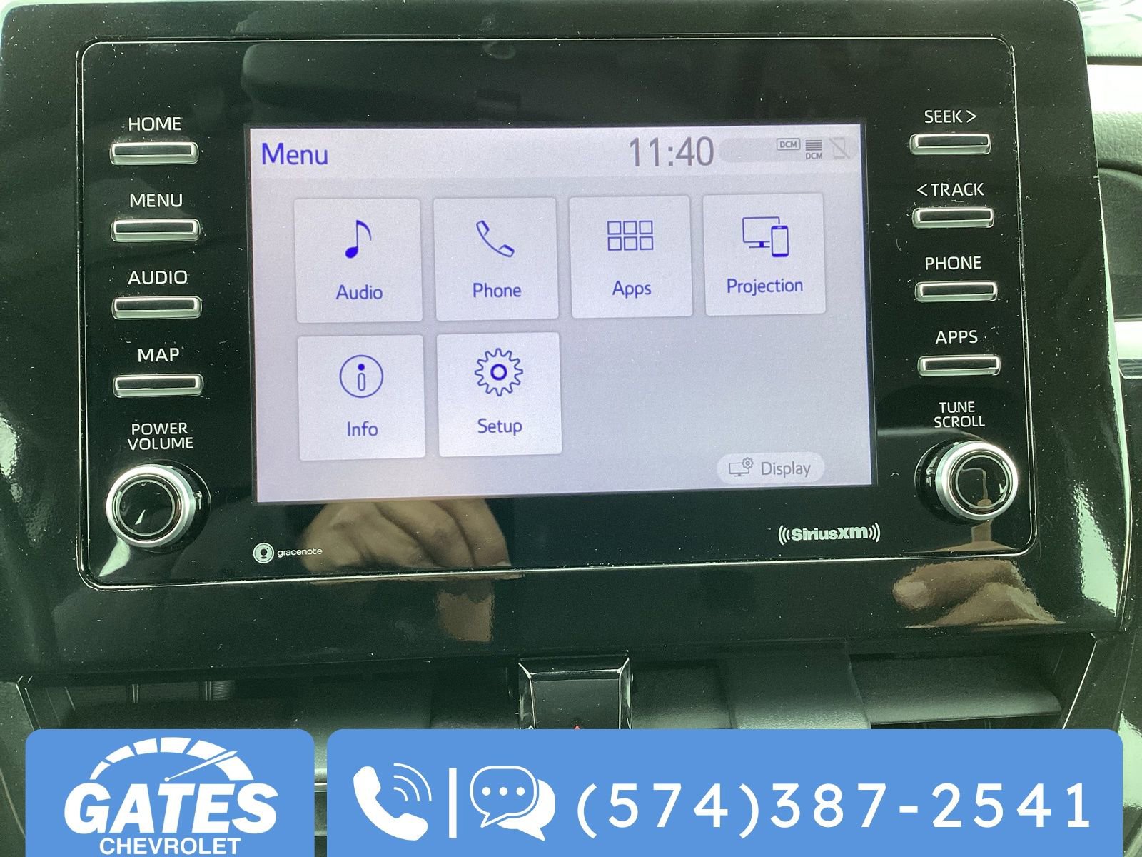 Used 2024 Toyota Camry SE image 3