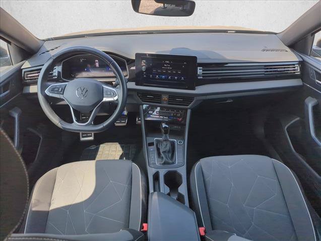Used 2025 Volkswagen Jetta Sport FWD image 15