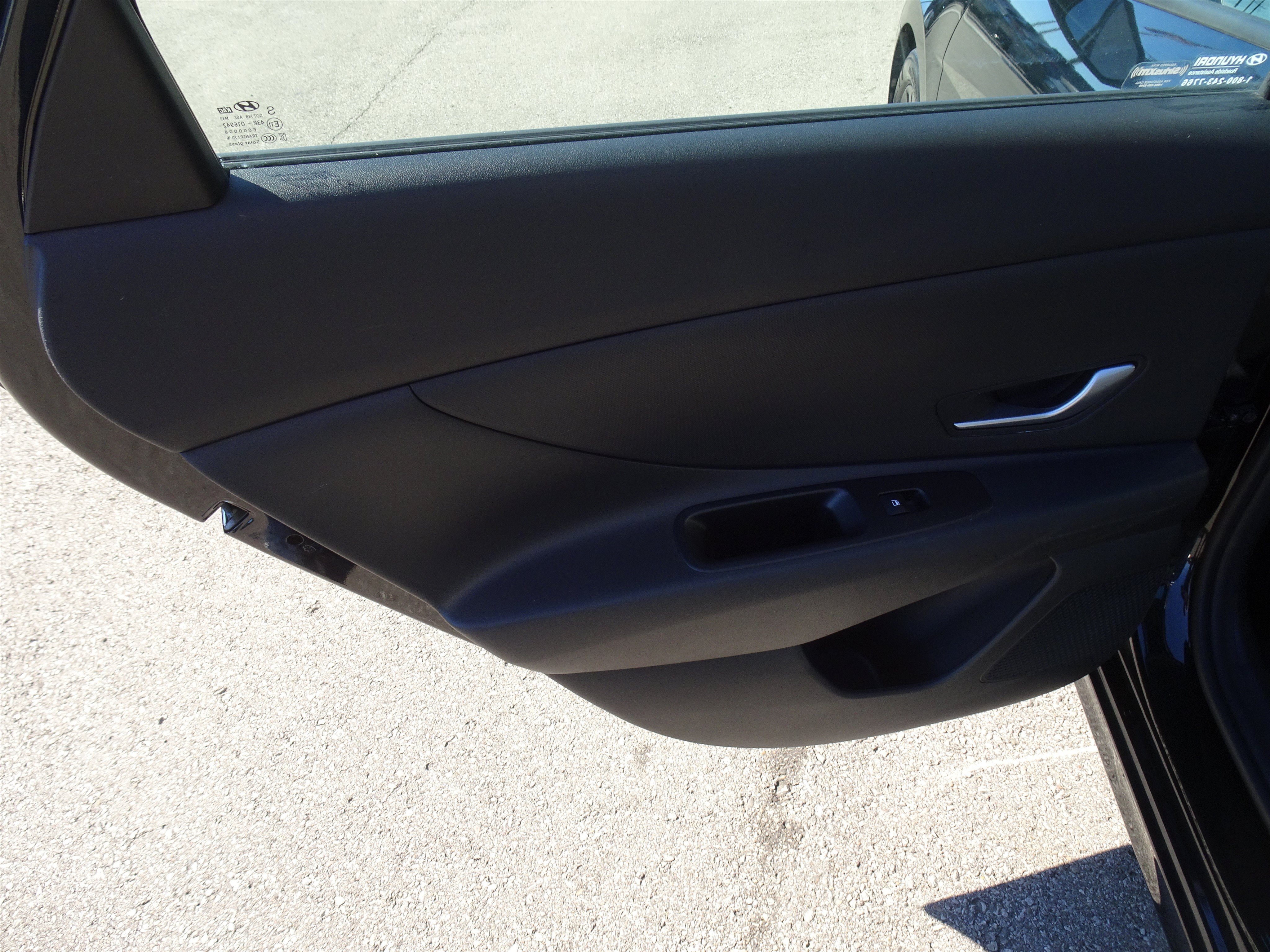 Used 2023 Hyundai Elantra SEL w/ Cargo Package FWD image 15