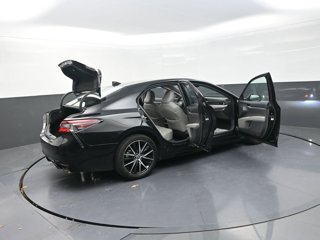 Used 2024 Toyota Camry SE w/ Cold Weather Package image 35