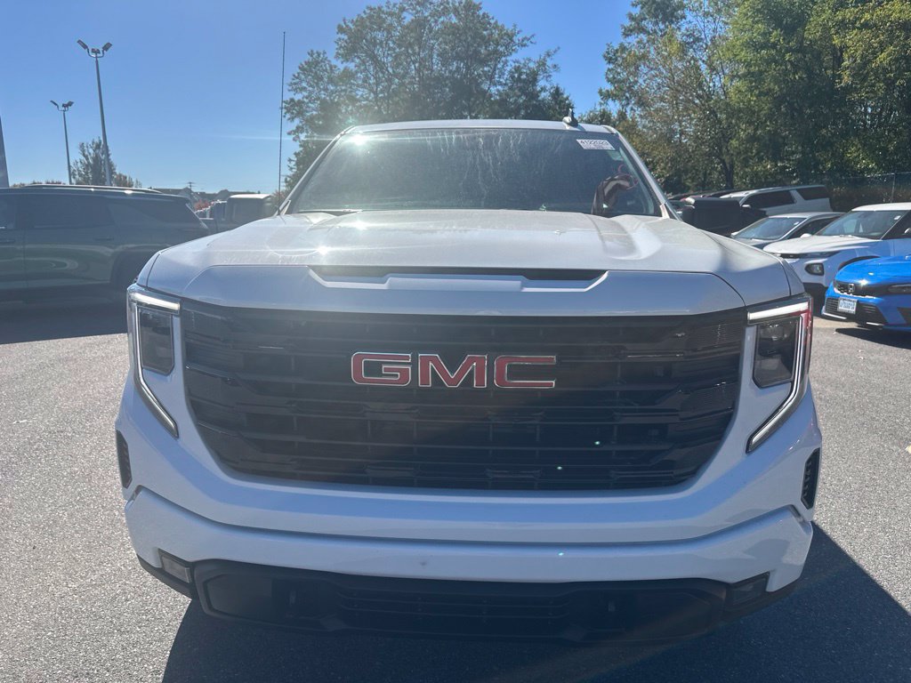 Used 2023 GMC Sierra 1500 Elevation AWD/4WD image 2