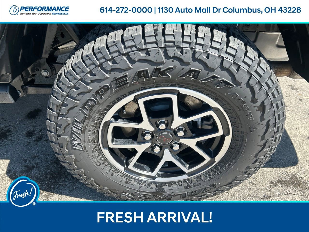 Used 2026 Jeep Gladiator Rubicon w/ Dual Top Group AWD/4WD image 11