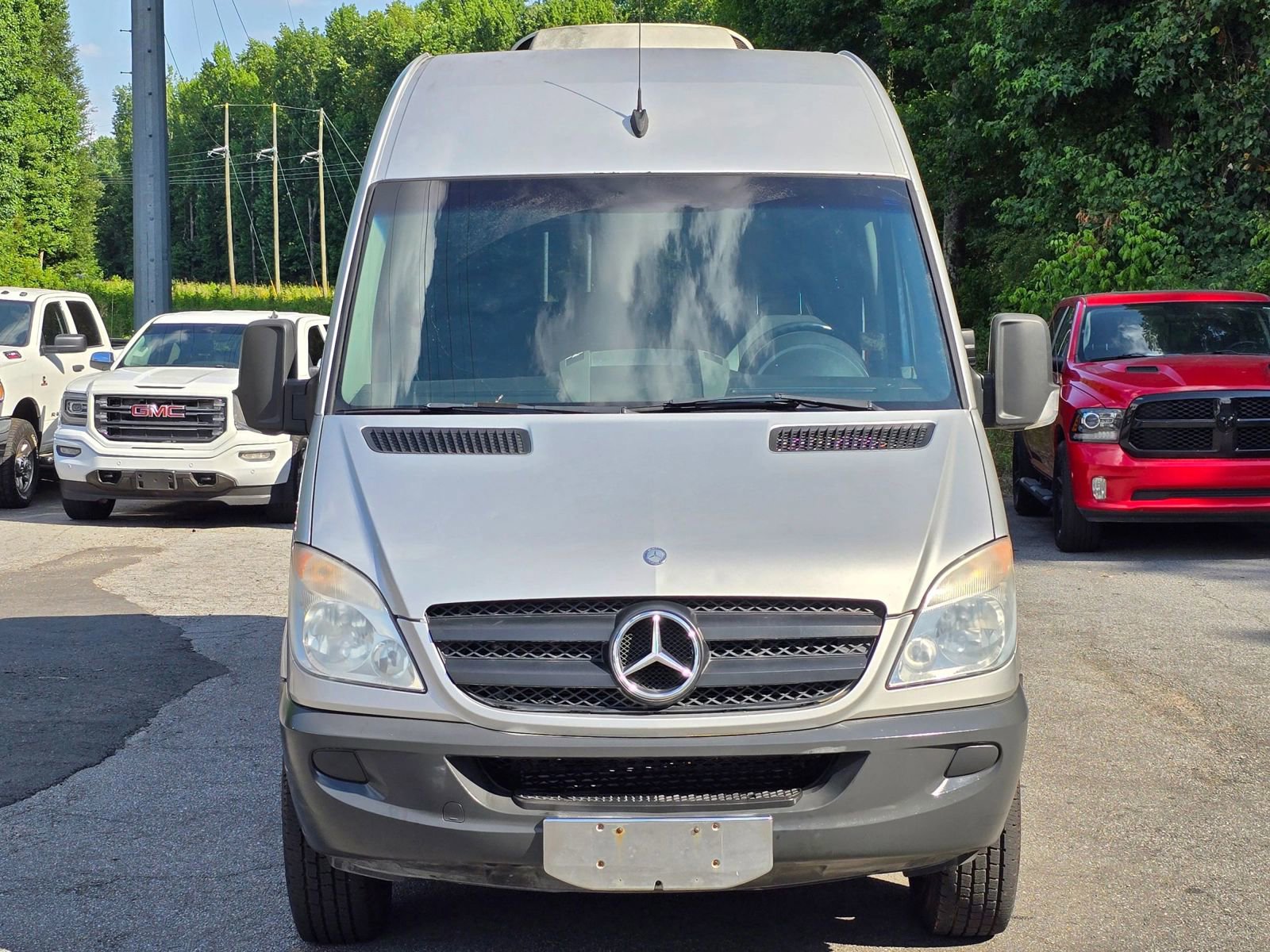 Used 2012 Mercedes-Benz Sprinter 2500 image 12
