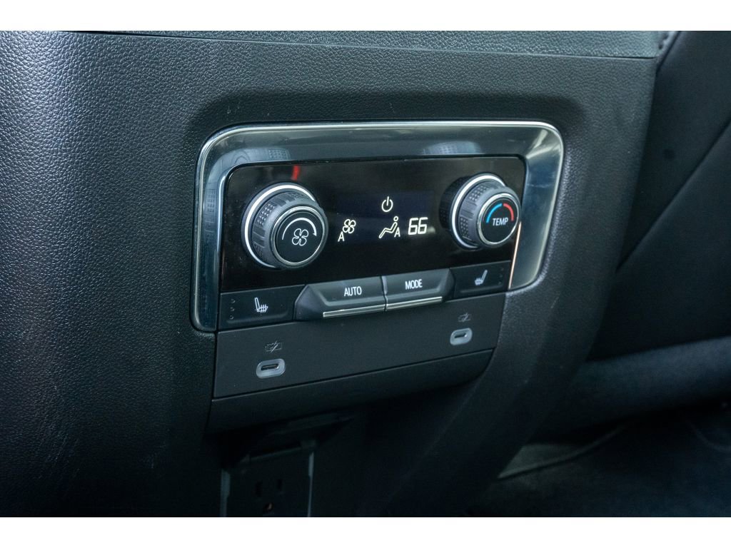 Used 2024 Chevrolet Tahoe Z71 w/ Luxury Package AWD/4WD image 23