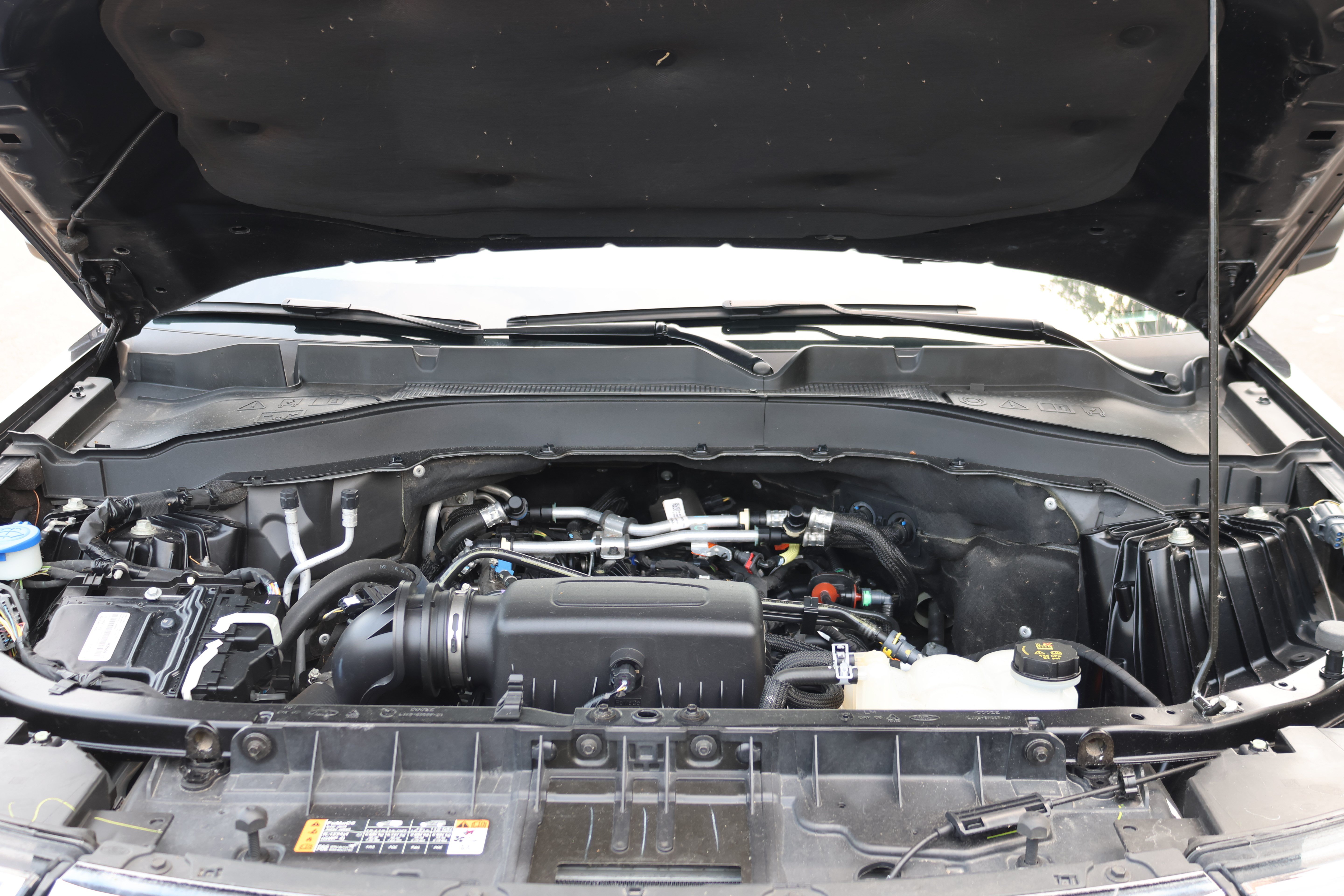 Used 2023 Ford Explorer XLT AWD/4WD image 14
