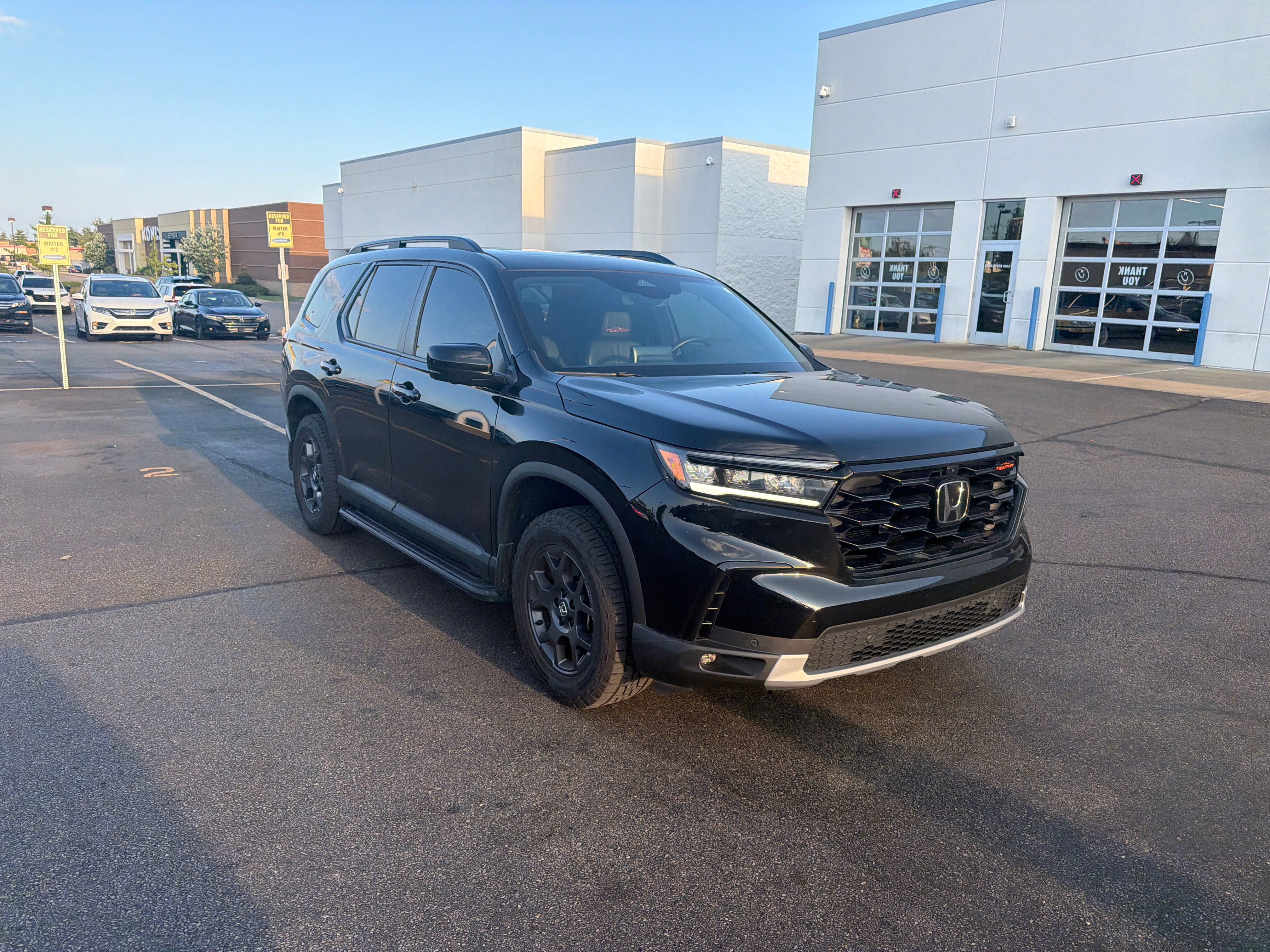 Used 2025 Honda Pilot TrailSport image 37