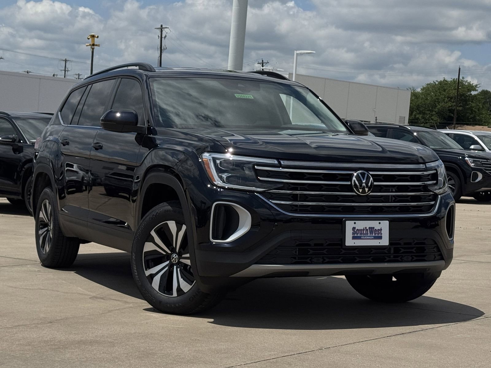 New 2026 Volkswagen Atlas SE FWD image 2