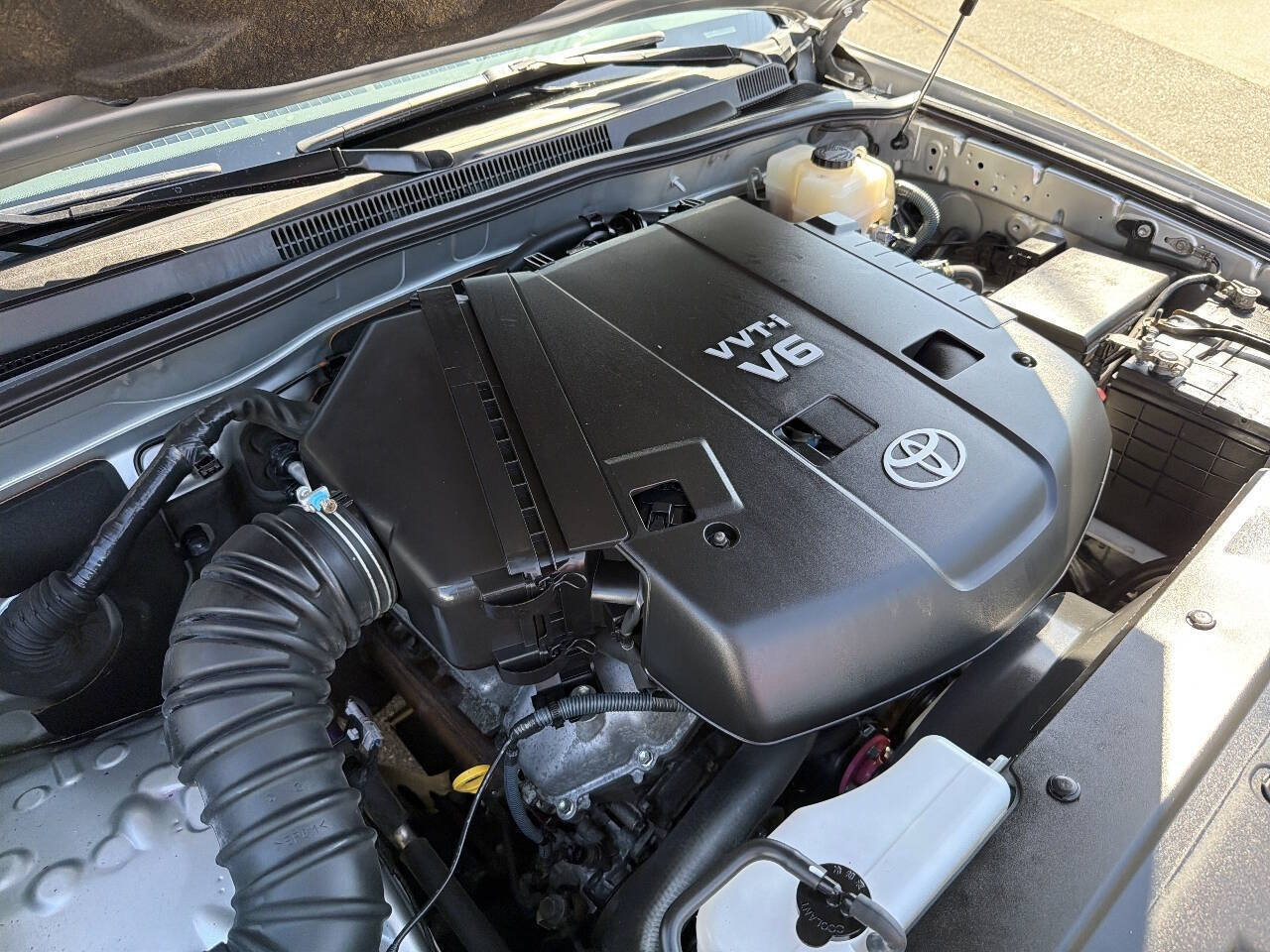 Used 2007 Toyota 4Runner SR5 AWD/4WD image 14