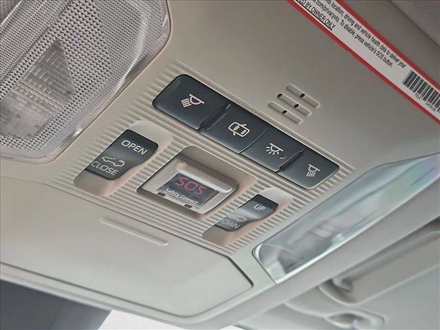 Used 2019 Toyota RAV4 XLE w/ Carpet Mat Package FWD image 19