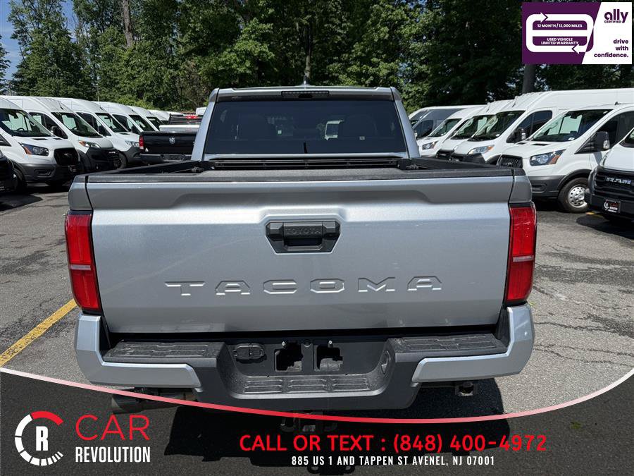 Used 2024 Toyota Tacoma TRD Off-Road AWD/4WD image 5