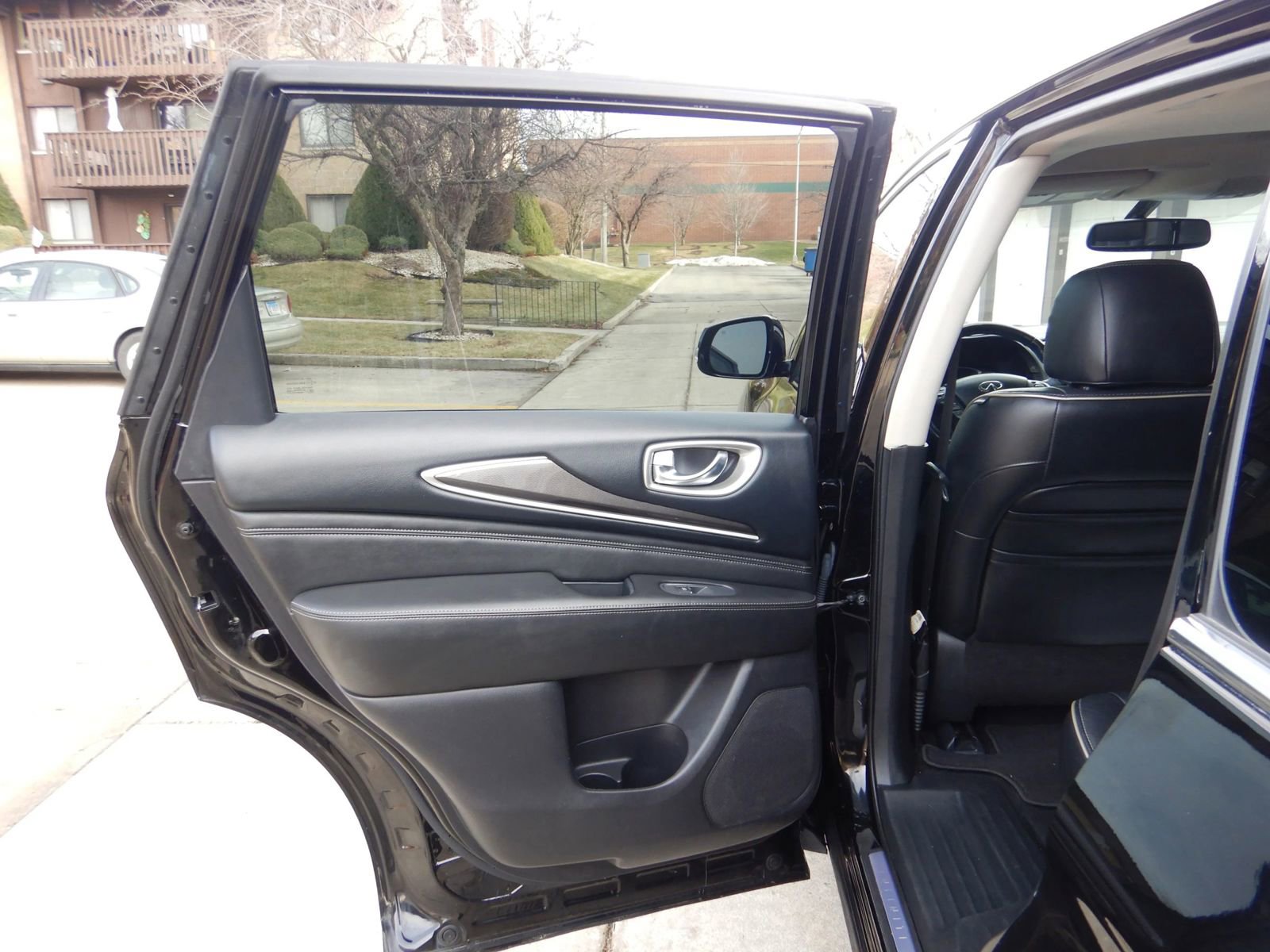 Used 2018 INFINITI QX60 FWD w/ Premium Package image 14