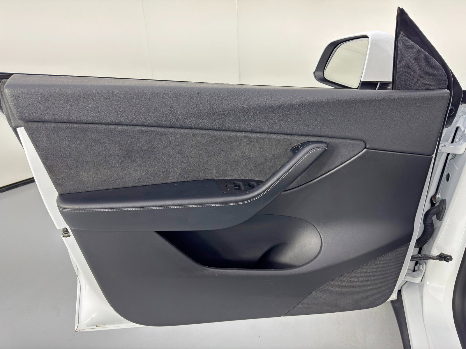 Used 2021 Tesla Model Y Long Range image 42