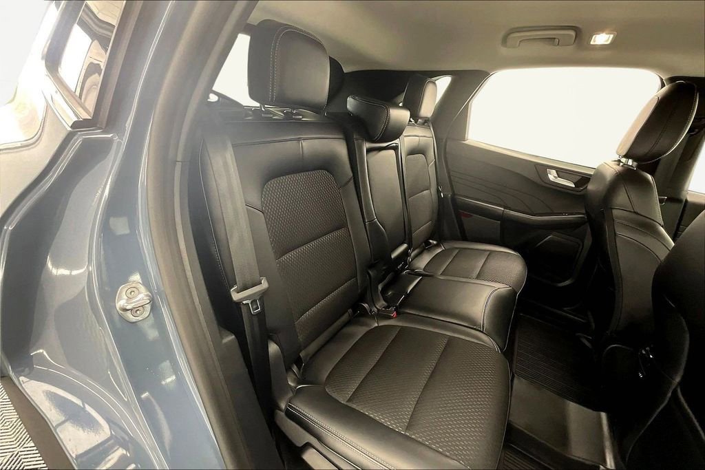 Certified 2025 Ford Escape SE image 27