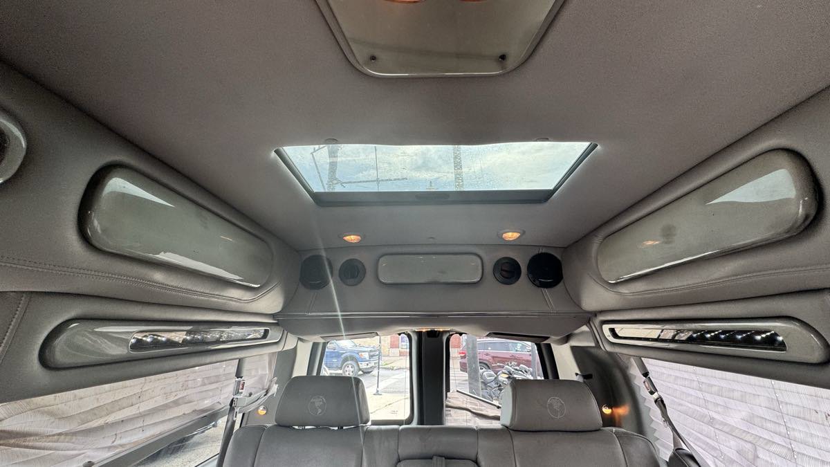Used 2014 GMC Savana 1500 RWD image 29