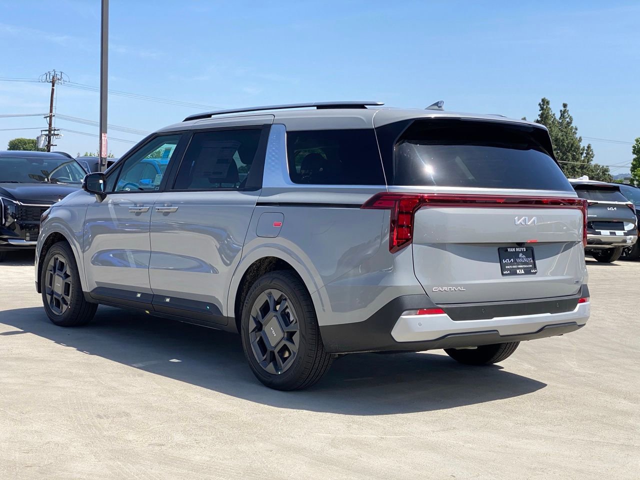 New 2026 Kia Carnival EX image 6