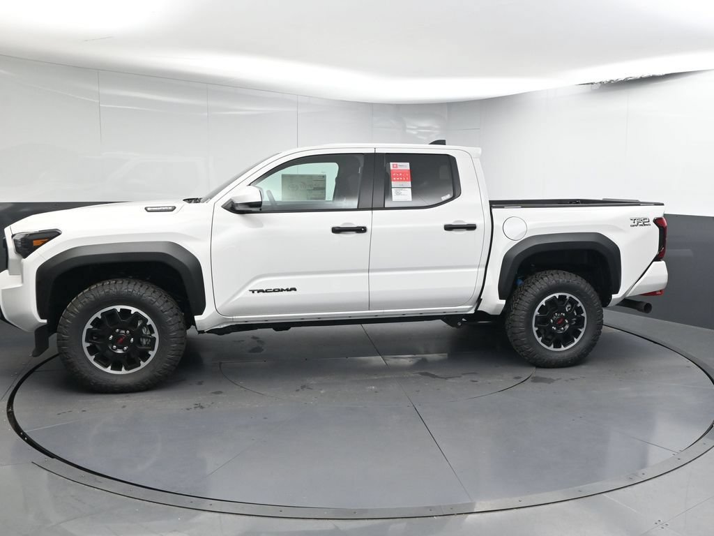 Used 2025 Toyota Tacoma TRD Off-Road AWD/4WD image 6