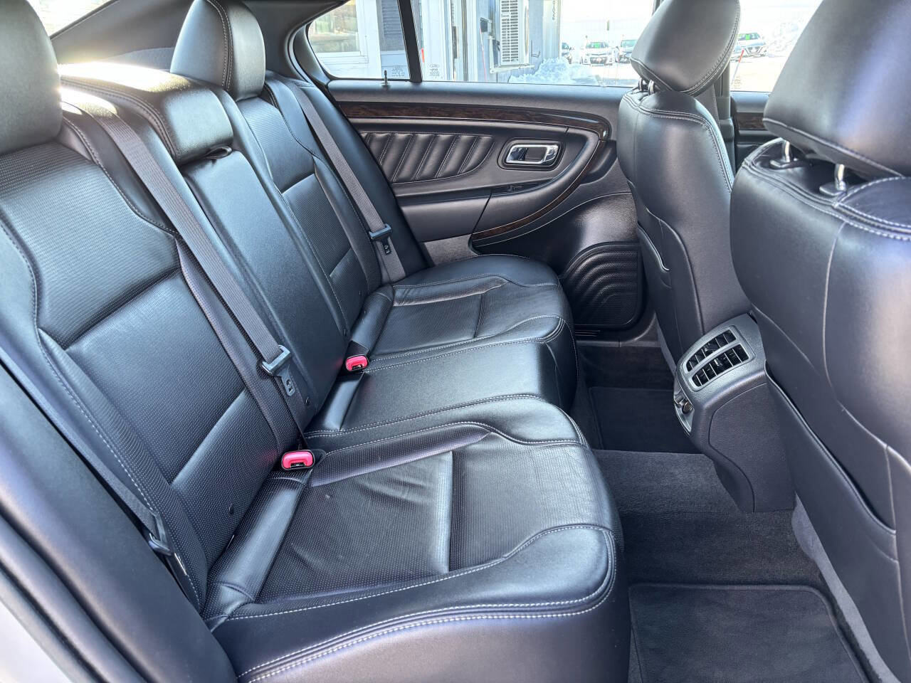 Used 2013 Ford Taurus Limited image 33
