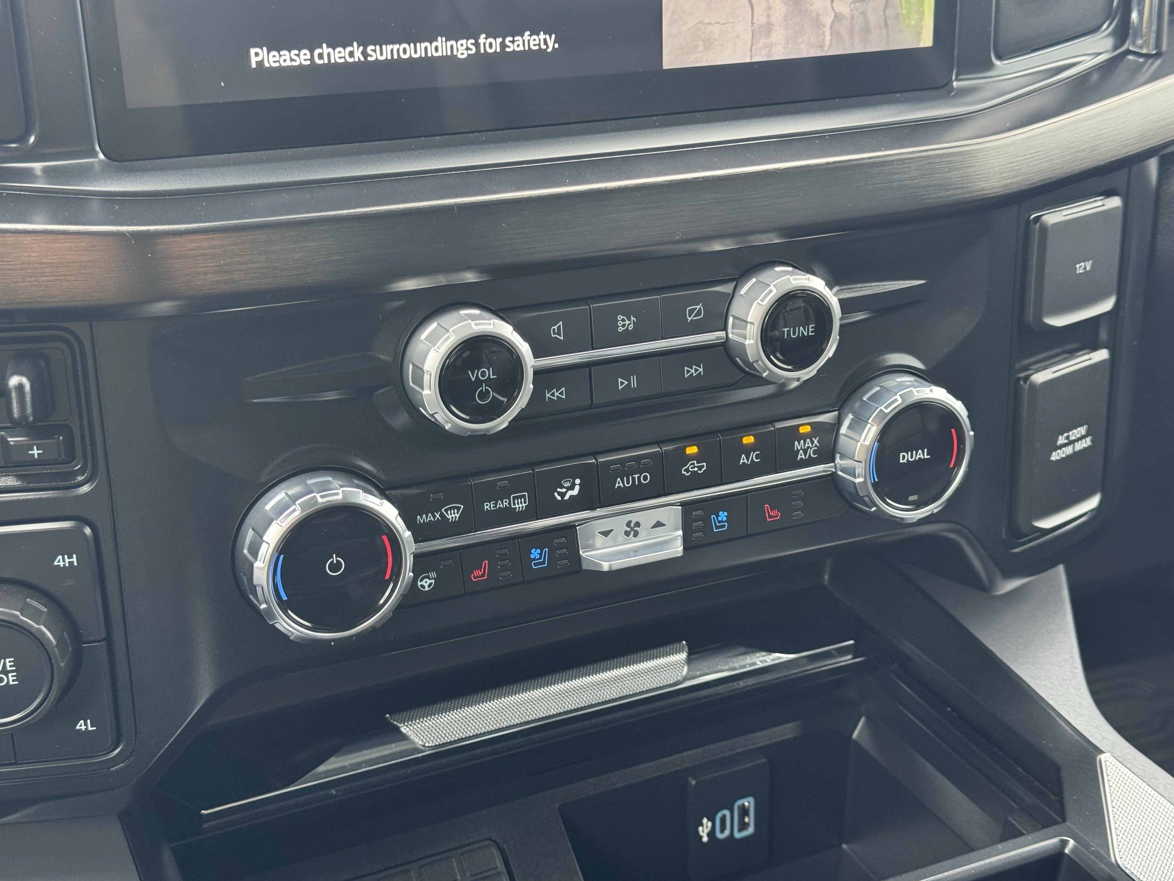 Used 2023 Ford F450 Lariat w/ Lariat Ultimate Package image 30