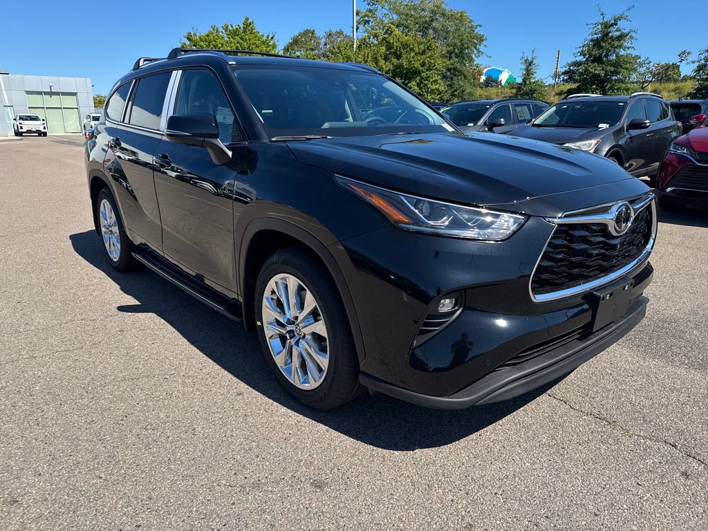 New 2026 Toyota Highlander Limited AWD/4WD image 9
