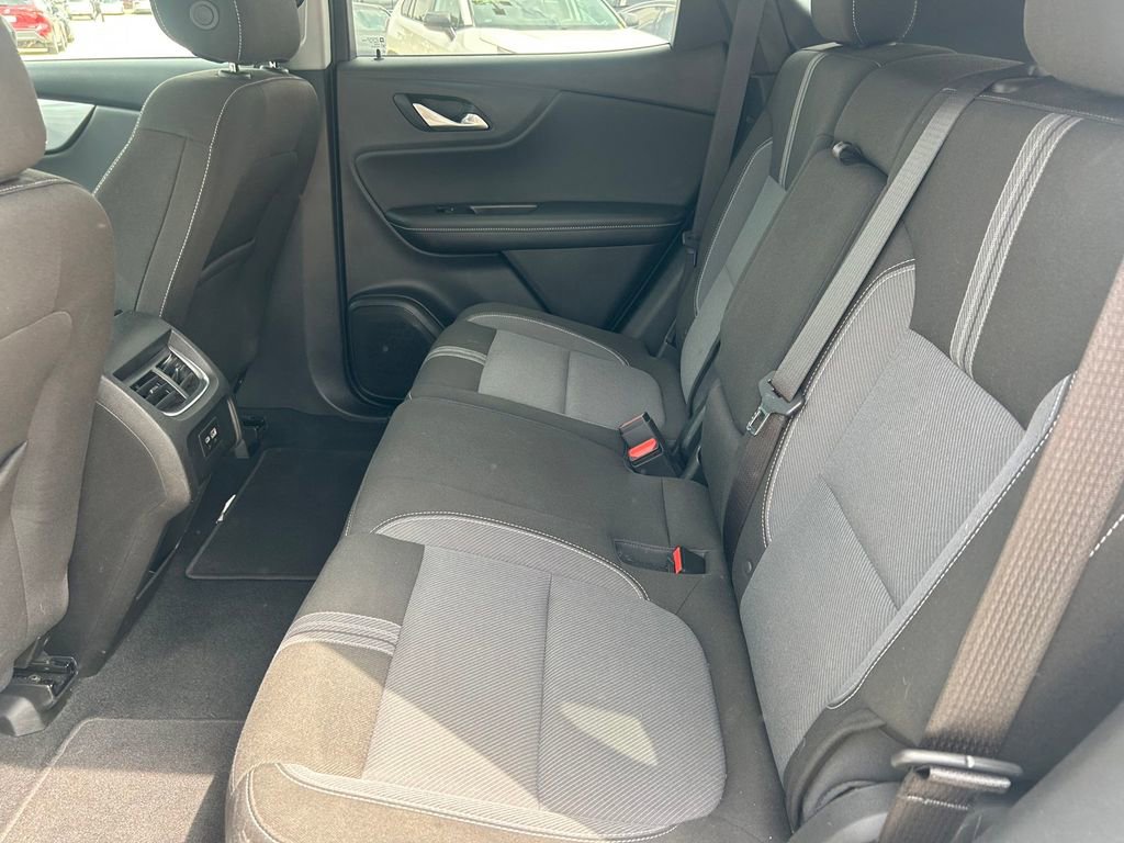 Used 2025 Chevrolet Blazer LT FWD image 14