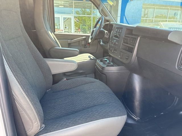 Used 2024 Chevrolet Express 2500 w/ Driver Convenience Package RWD image 24