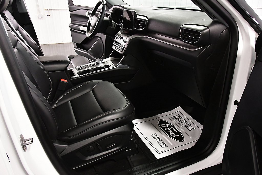 Used 2023 Ford Explorer XLT w/ Equipment Group 202A image 30