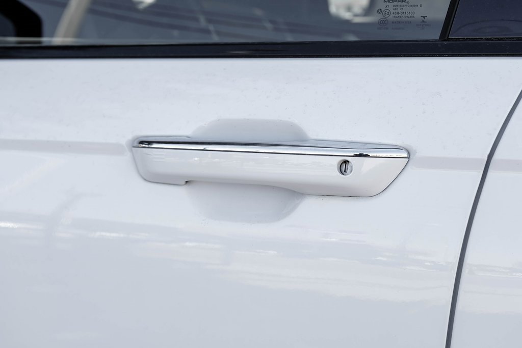 Used 2022 Jeep Grand Cherokee L Overland w/ MOPAR Finishing Package image 53