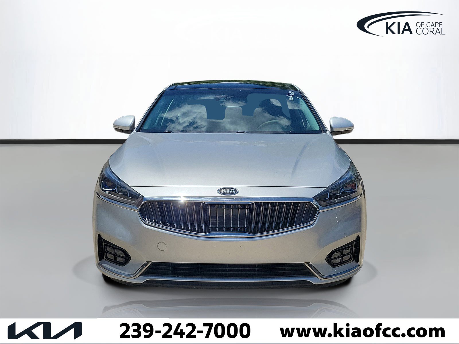 Used 2017 Kia Cadenza Technology FWD image 2