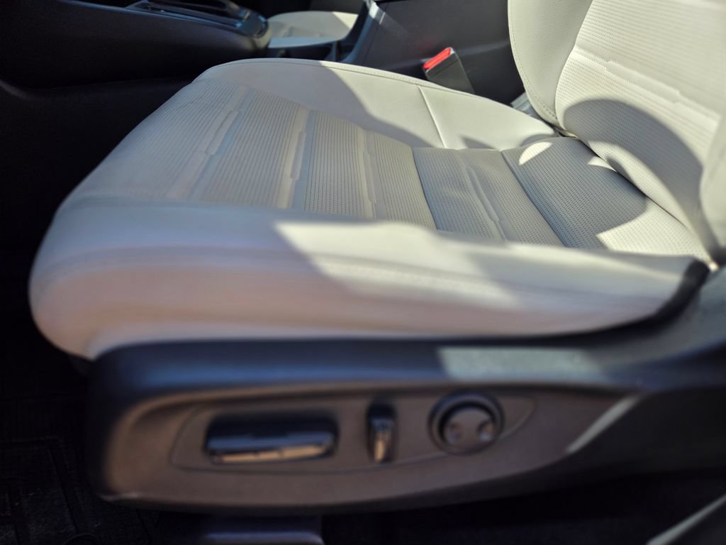 Used 2025 Honda CR-V EX-L image 30