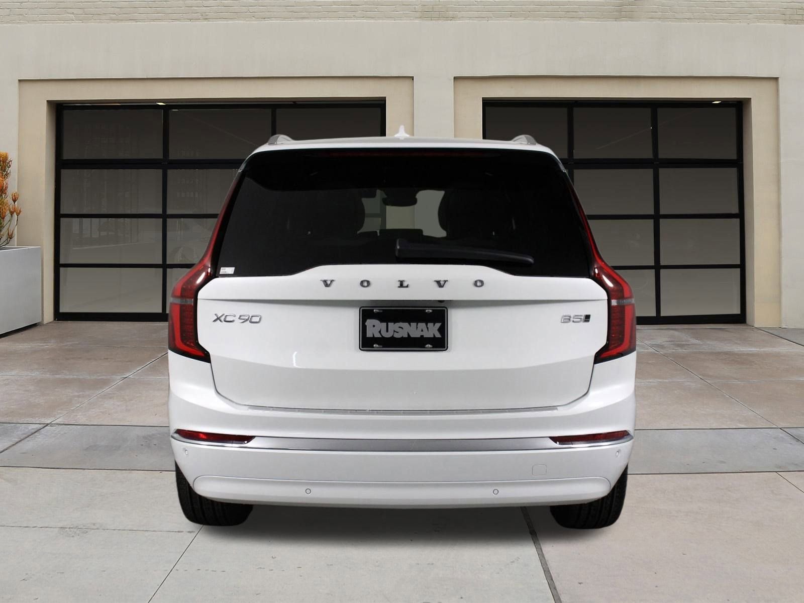 New 2026 Volvo XC90 B5 Plus w/ Protection Package image 4