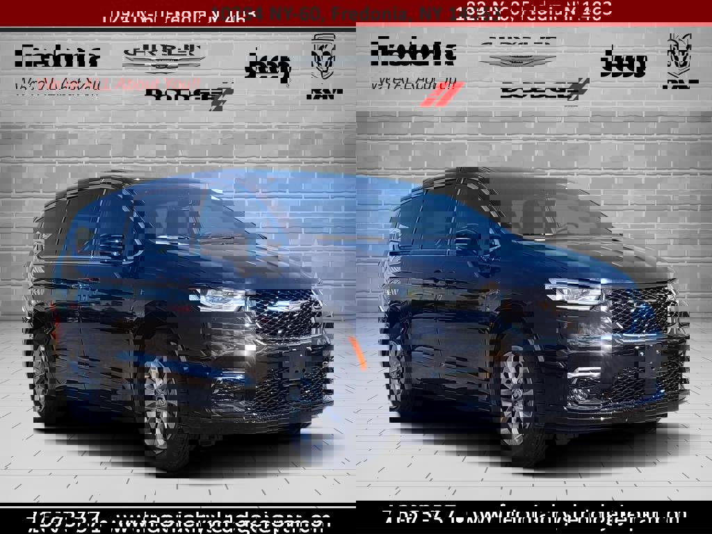New 2026 Chrysler Pacifica Select image 1