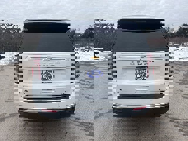 Used 2022 Chevrolet Suburban LT w/ LT Signature Plus Package image 5