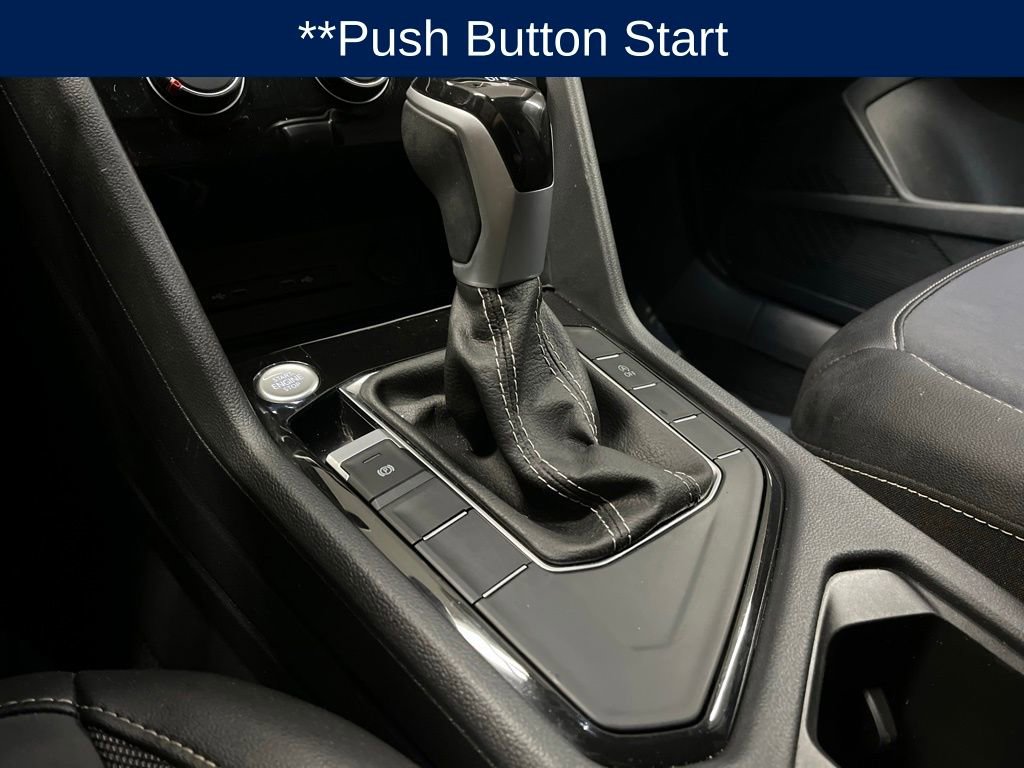 Certified 2023 Volkswagen Taos SE w/ Panoramic Sunroof Package image 15